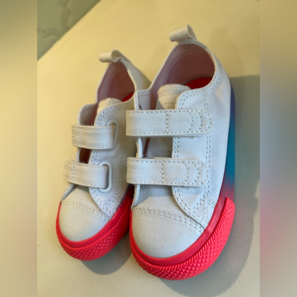 NWOT Converse Allstar Kids rainbow Ice white Racer Pink/blue Low Top